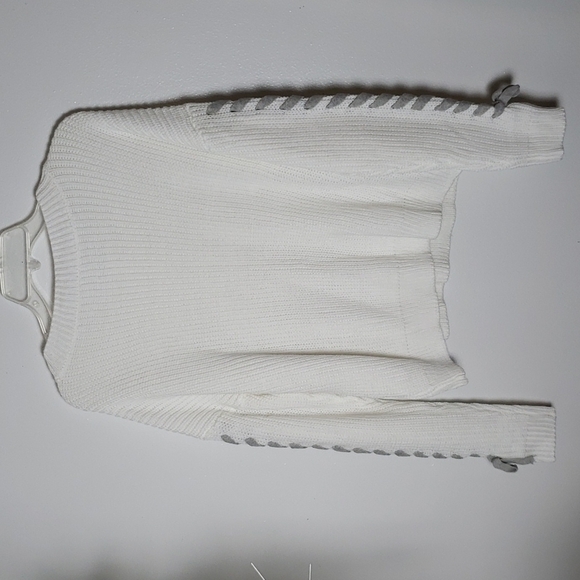 White knit sweater, lace up sleeve detail, loose crew neck, slight crop, women L - Picture 5 of 5